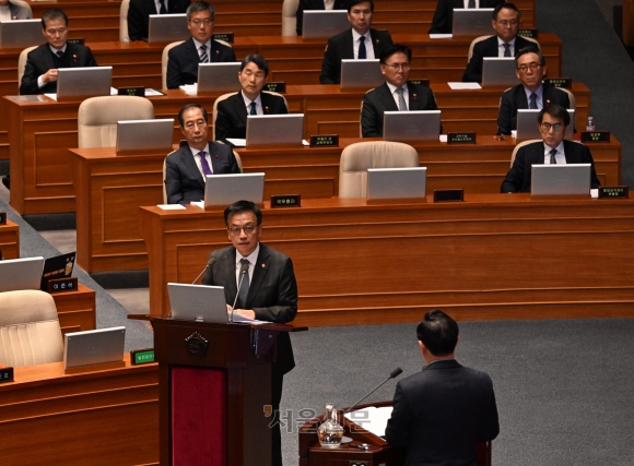 조태열·최상목 “尹, 비상계엄 이후 지시사항 적힌 종이 건넸다”