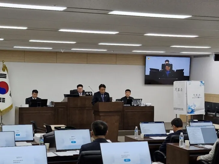 연합의회서 발언하는 김영환 초대 충청광역연합장. 세종시의회 제공