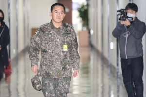 여인형 “비상계엄 체포명단, 평소 尹이 ‘문제 있다’ 언급했던 사람들”