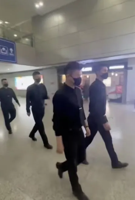 중국에서 가정 폭력, 괴롭힘 등을 겪는 개인을 돕는 서비스를 제공하는 전문 경호팀. 홍콩 사우스차이나모닝포스트(SCMP) 캡처