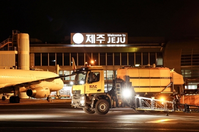 폭설에 발 묶이지 않도록… 제주공항 제설훈련