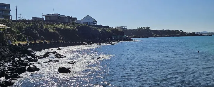 한담해변 바닷길 산책로. 제주 강동삼 기자