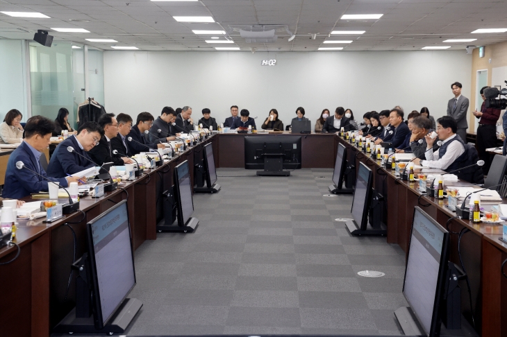 박민수 보건복지부 제2차관이 27일 14시 서울 서초구 국제전자센터에서 열린 제25차 건강보험정책심의위원회에서 발언하고 있다. 보건복지부 제공