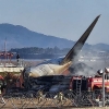 [속보] “무안공항 추락 원인 ‘버드 스트라이크’로 랜딩기어 고장 추정”