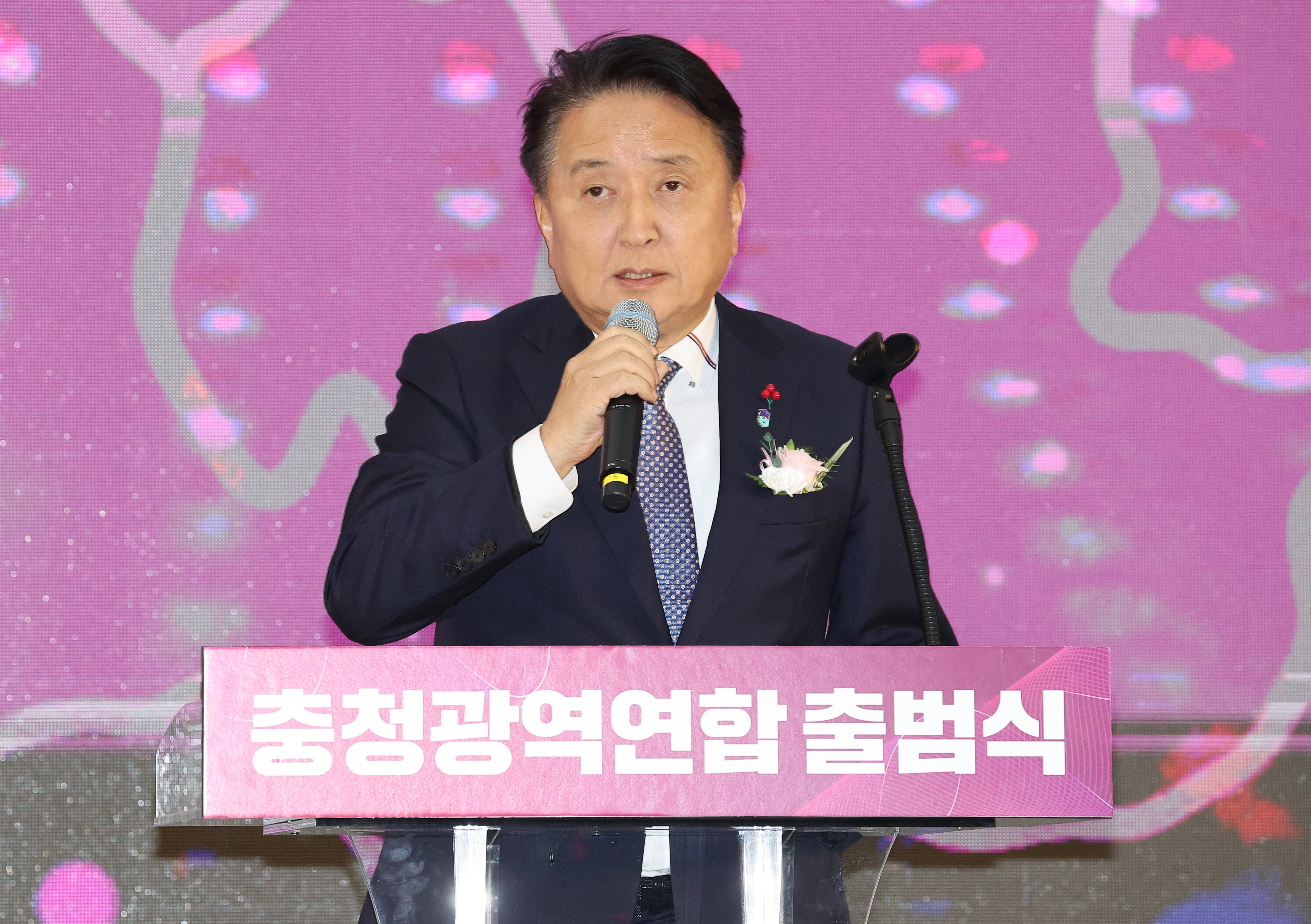 김영환 충북지사 “尹 위해 위로와 자비의 기도 부탁” 발언 | 서울신문