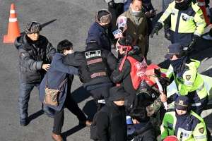 법원, 33시간 고심 끝 발부… 공수처 내란 수사권도 사실상 인정