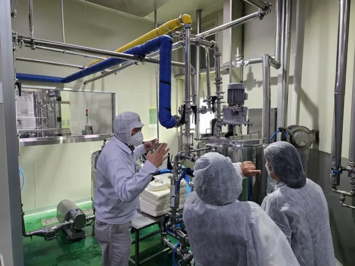 경남도 식품위생 점검 모습. 2024.1.3. 경남도 제공