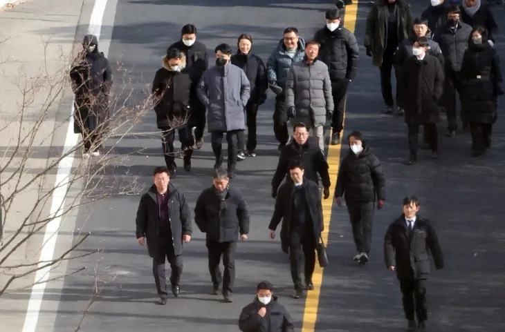 공수처, 체포영장 집행 불가능 판단…집행 중지