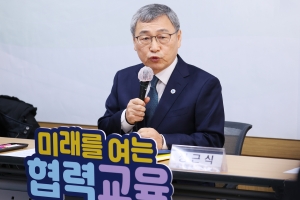 서울교육감 “AI교과서는 학교 자율…의대 증원 관련 의대 교수들 만나겠다”