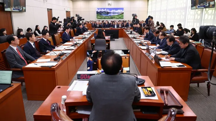 지난해 12월 16일 국회에서 외교통일위원회 전체회의가 열리고 있다. 연합뉴스