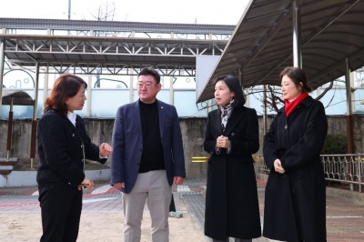 최호정 서울시의회 의장, 집회로 막힌 한남초등학교 현장 점검···안전대책 주문