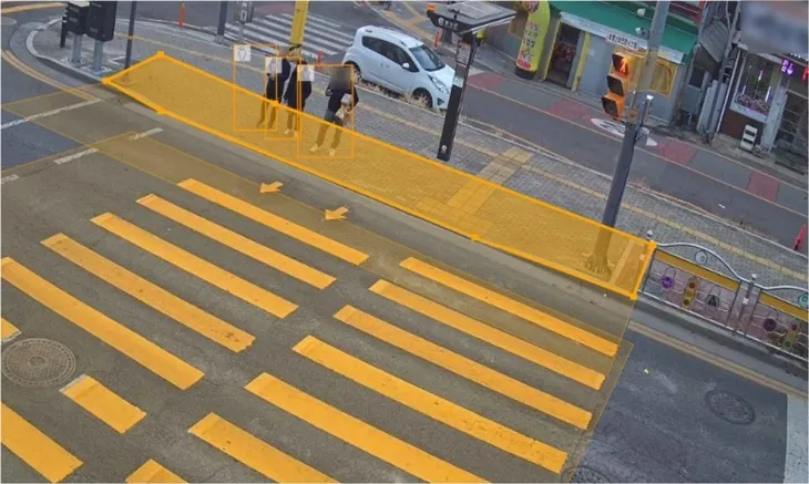 대구 달성군 포산초등학교 앞에 설치된 스마트 횡단보도. 대구시 제공