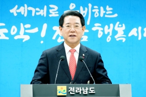 김영록 전남지사 “尹 탄핵은 시대적 과업”···나훈아에 일침