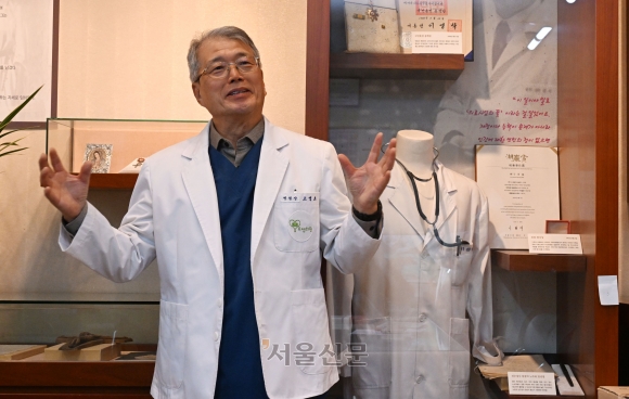 쪽방촌 의사가 경험한 ‘따뜻한 기적’… “내 학생 3~5%라도 의료봉사 길 가길”