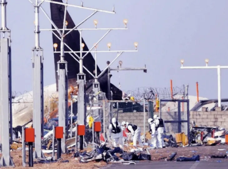 지난달 29일 전남 무안국제공항 제주항공 사고 현장(연합뉴스)