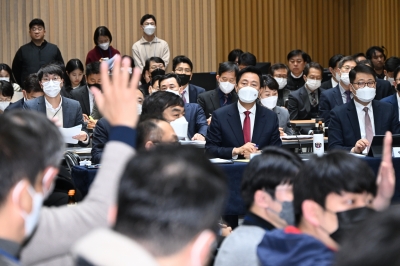 오세훈 시장 “강남 토지거래허가 구역 해제 적극 검토하겠다”