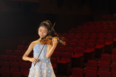 바이올린 연주 ‘붕~ 뜨는 기분’… 온 우주를 모아 청중 홀릴래요