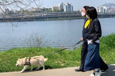 尹, 체포 직전 “아내·반려견 보고 가야겠다”…마지막 인사