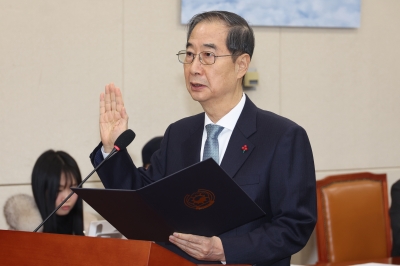 한덕수, 尹 불법 수사 주장에 “모든 국민은 헌법·법률 따라야”