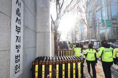 [속보] ‘헌정사 최초’ 尹 구속영장 청구…‘내란 우두머리·직권남용’ 혐의