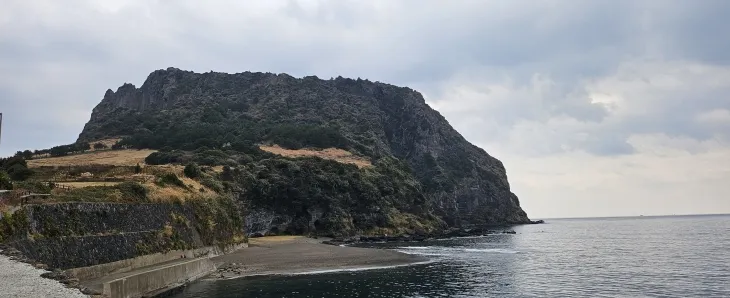 성산일출봉 서쪽 해변 수마포 해변. 제주 강동삼 기자