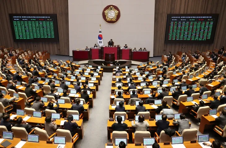 야당 주도로 ‘내란 특검법 수정안’ 국회 본회의 통과