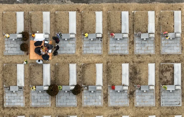 설 연휴 앞두고 미리 성묘
