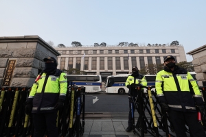경찰, 尹 대통령 출석 헌재 앞 4000여명 배치… ‘소요’ 대비