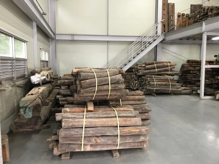 서울 종로구 한옥건축자재 재활용 은행에 보관되어있는 한옥 자재.   종로구 제공