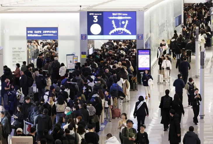 인천공항 출국 인파