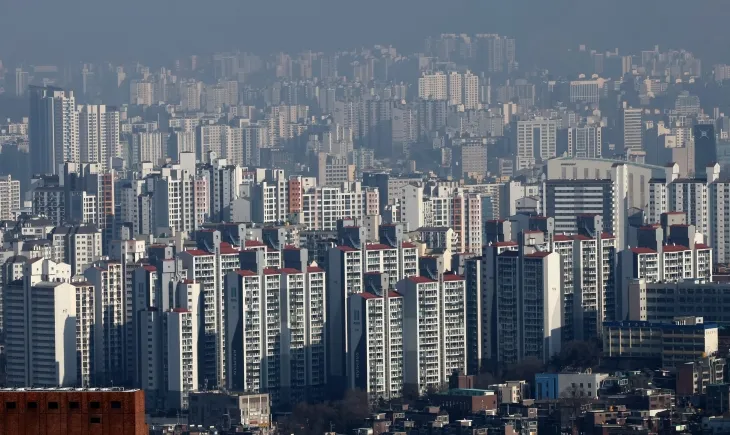 지난 17일 남산에서 바라본 서울 도심 아파트 모습.  뉴스1