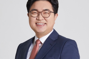 동작구, 현충원 앞길 80m 태극기로 물들인다