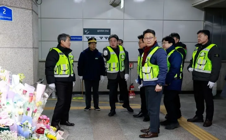 지난 6일 서울교통공사 백호 사장과 함께 가산디지털단지역을 방문해 역사 내 안전실태를 점검한 김성준 의원