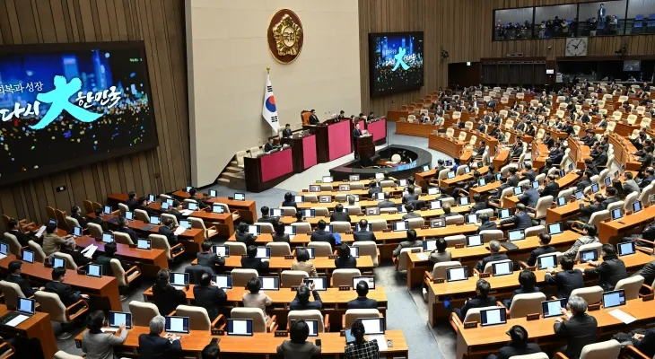 이재명 더불어민주당 대표가 10일 국회 본회의에서 교섭단체 대표 연설을 하고 있다. 2025.2.10 홍윤기 기자
