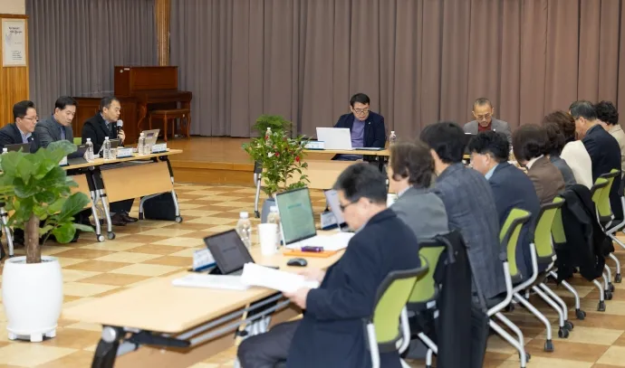 이정선 광주시교육감이 11일 광주서부교육지원청에서 확대 간부회의를 열고 학교 안전관리 예방대책을 보고받고 있다. 광주시교육청 제공