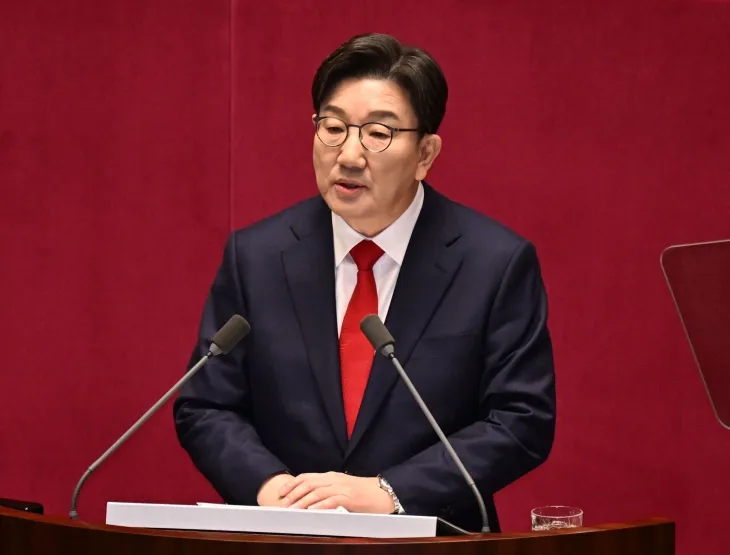 권성동 국민의힘 원내대표가 11일 국회 본회의장에서 교섭단체 대표 연설을 하고 있다. 권 원내대표는 이날 연설에서 분권형 개헌과 의료개혁·연금개혁 추진 필요성을 강조했다. 2025.2.11 안주영 전문기자