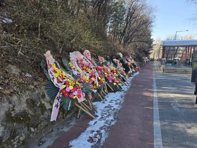 녹사평역 3번 출구 앞 정비 전 모습. 용산구 제공
