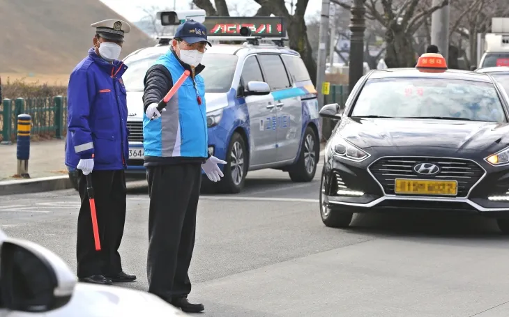 교통지도 중인 주낙영 경주시장. 경주시 제공