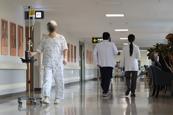 지쳐가는 의료진