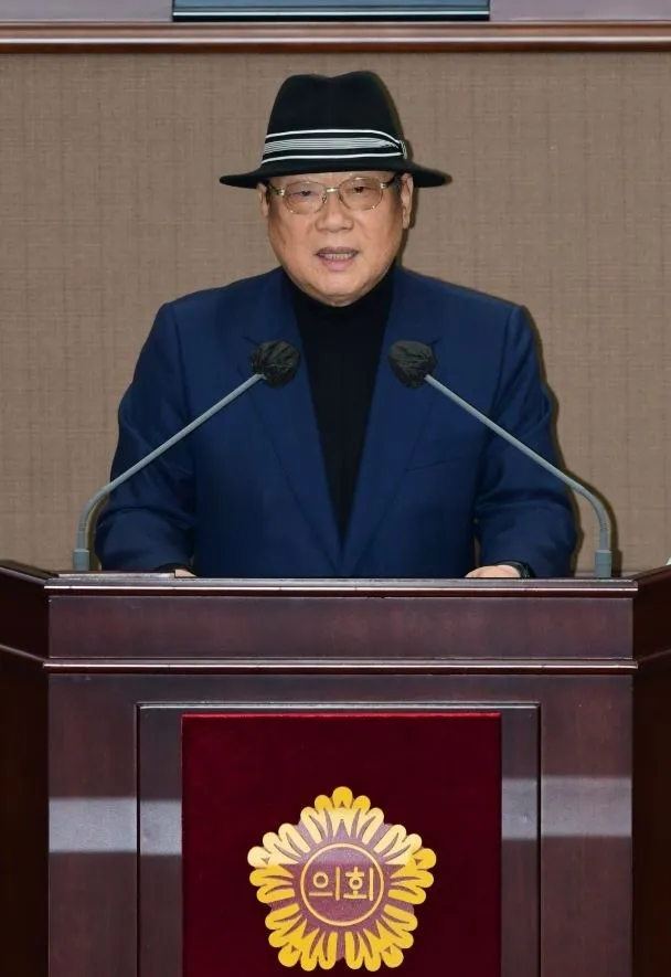 지난 18일 열린 제328회 임시회 5분 자유발언을 하는 김영철 의원