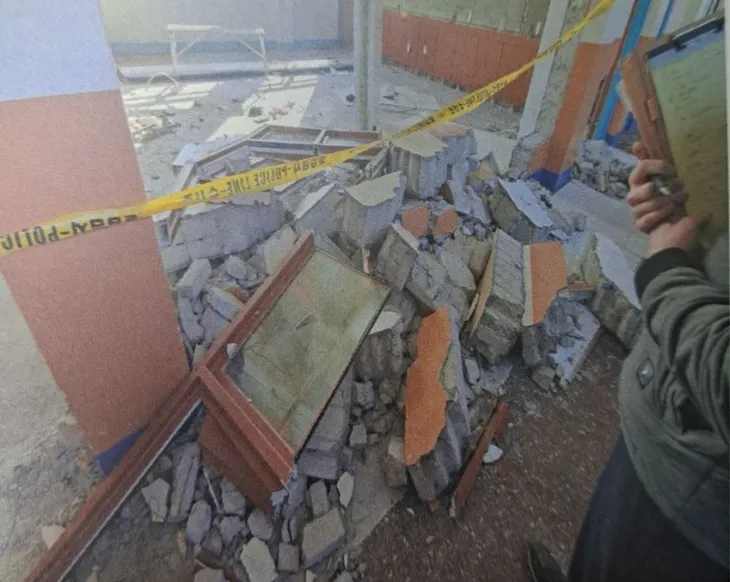 경문고등학교에서 교실 벽체 해체 작업 중 벽면 붕괴됐다.