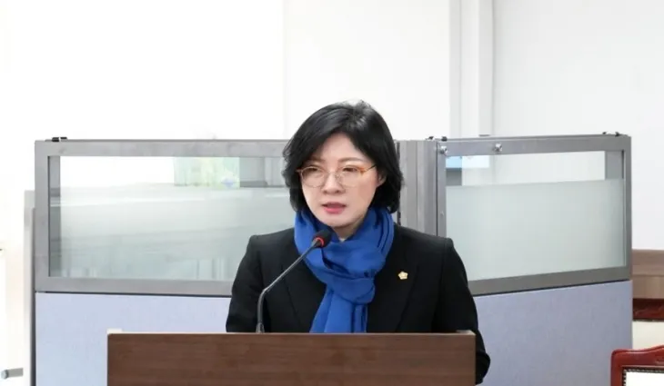 지난 14일 하남시의회 정혜영 의원이 제337회 임시회 도시건설위원회 회의에서 조례안에 대한 제안설명을 하고 있다. 정혜영 의원실 제공