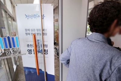 피 묻은 족적 99.9% 일치… ‘20년 미제’ 영월 농민회 살인범 무기징역