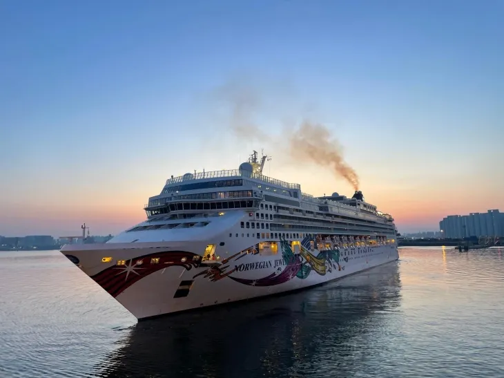 지난해 3월 21일 인천항에 입항한 크루즈 노르웨지안쥬얼호.