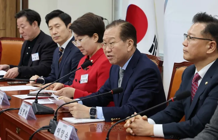 권영세 국민의힘 비상대책위원장이 25일 국회에서 열린 중앙연수원·중앙연수위원회 임명장 수여식에서 발언하고 있다. 2025.2.25. 홍윤기 기자