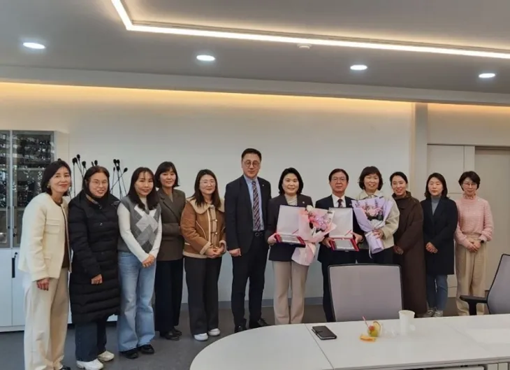 광문고등학교 운영위원 및 교장선생님과 함께한 ‘강동엄마’ 박춘선 의원(오른쪽에서 여섯 번째)