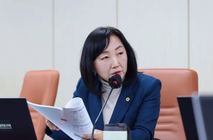 발언중인 이영실 의원