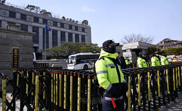 지난 3일 헌법재판소 앞이 긴장감이 흐르고 있다. 2025. 3. 3. 안주영 전문기자