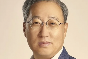 윤호영 카뱅 대표 5연임… ‘10년 장수 CEO’ 등극