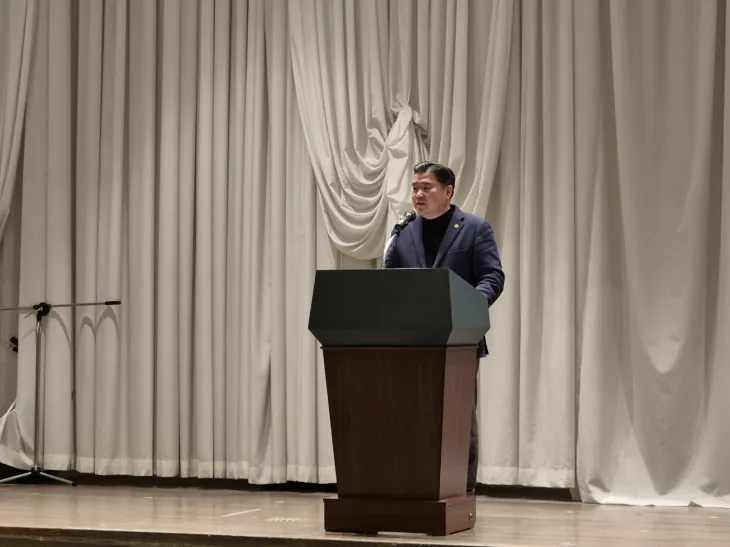 이한국 의원이 2025년 3월 4일 열린 경기북부특별자치도 범도민추진위원회 창립 및 출범식에서 경기북부특별자치도의 설치 필요성과 실현 방안에 대해 연설하고 있다. 이 의원은 경기북부 주민들의 오랜 숙원인 특별자치도 설치를 위해 중점적인 역할을 해줄 것을 강조하며, 성공적인 추진을 위한 협력을 당부했다.